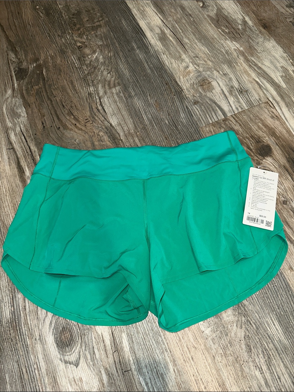 NEW with tags! Lululemon Speed Up Mid-Rise Lined Short 4" Kelly Green